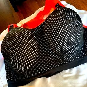 Victoria X Sport Bra